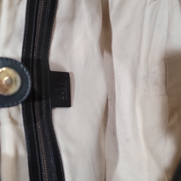 Gucci  EUC GG Signature Medium Scarlett Tote - Picture 8 of 10